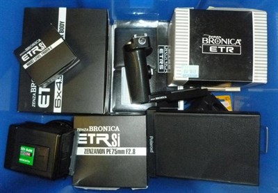 Lot 1191 - A Boxed Bronica ETRsi Camera Outfit, comprising camera body No.7325088, Zenzanon PE f2.8/75mm...