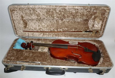 Lot 1111 - A 20th Century English Viola by Basford Bros, labelled 'Basford Bros. Sheffield 1986', with...