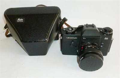 Lot 1220 - A Leicaflex SL Camera No.1372094, in black, with Summicron-R 50mm f/2 lens Nr.2255481, in a...