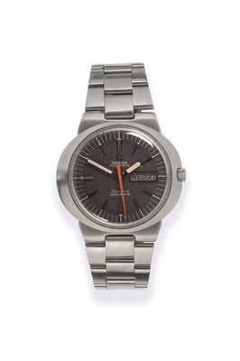 Lot 149 - A Stainless Steel Automatic Calendar Centre Seconds Wristwatch, signed Omega, Geneve, model:...