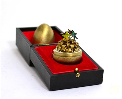 Lot 568 - Stuart Devlin (b.1931): A Silver-Gilt and Enamel Surprise Easter Egg, London 1976, ovoid form,...