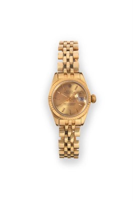 Lot 182 - A Lady's 18ct Gold Automatic Calendar Centre Seconds Wristwatch, signed Rolex, Oyster...