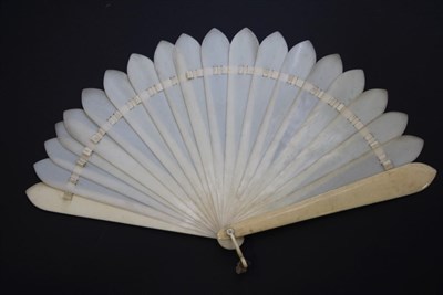 Lot 362 - A Circa 1870's to 1880's Plain Ivory Brisé Fan, pointed tips to the seventeen inner sticks and two