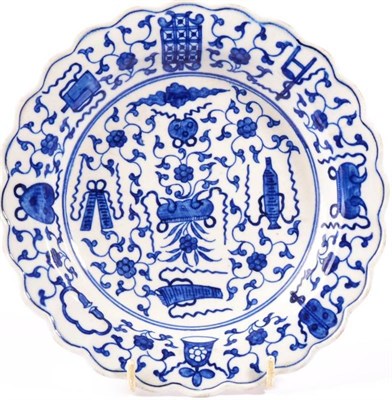 Lot 112 - A Worcester Porcelain Dessert Plate, circa 1775, painted in underglaze blue with the Hundred...