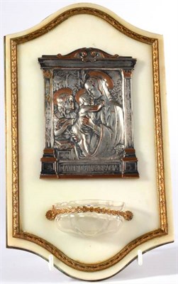 Lot 400 - A Silver on Copper Plaquette, in early Renaissance style, in bas-relief with the Holy Family within