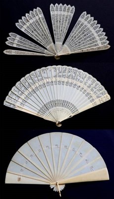 Lot 448 - A Plain Late 19th Century Ivory Bris‚ Fan, consisting of 11 wide inner sticks and two guards....