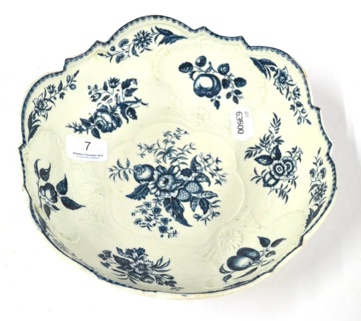 Lot 7 - A First Period Worcester Porcelain Junket Dish, circa 1775, printed in underglaze blue with the...