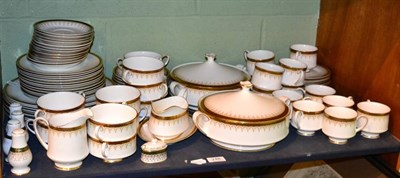 Lot 248 - A large quantity of Paragon Athena pattern dinner, tea and coffee wares (qty)