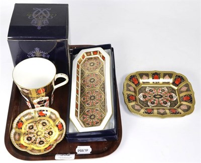 Lot 332 - A group of Royal Crown Derby Imari wares comprising three dishes and a mug