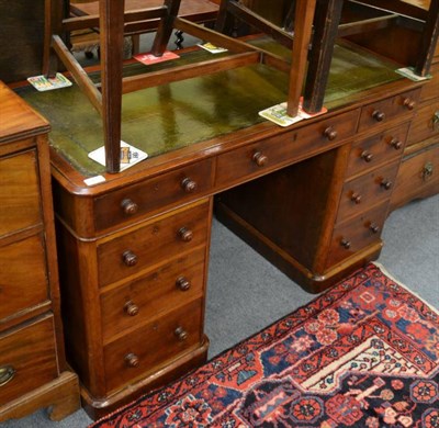 Lot 1278 - A Victorian leather inset mahogany kneehole desk