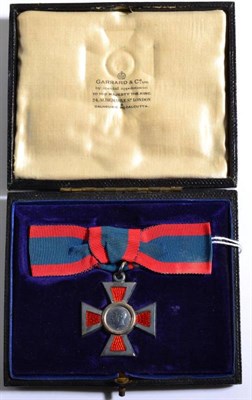 Lot 16 - A Royal Red Cross, second class, George V, in Garrard case of issue