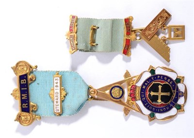 Lot 62 - A 9 Carat Gold and Enamel Masonic Past Master's Jewel, Beaumont Lodge, No.2035 (10.5 g gross...