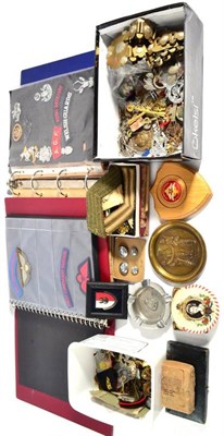 Lot 141 - A Quantity of Militaria, comprising cap and collar badges, buckles, buttons, cloth insignia,...