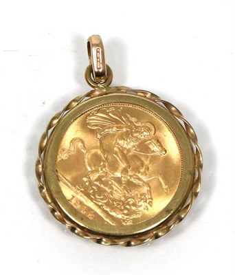 Lot 58 - A 1958 gold sovereign, in 9 carat gold pendant mount