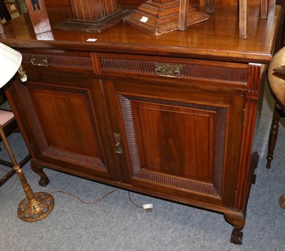 Lot 1149 - An Edwardian mahogany mirror backed sideboard