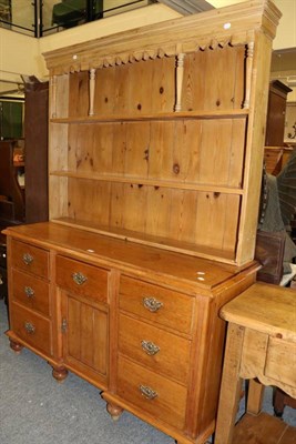 Lot 1167 - A pine farmhouse dresser