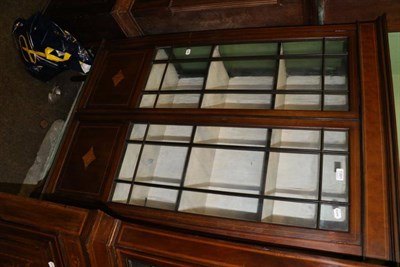 Lot 1391 - A glazed display cabinet