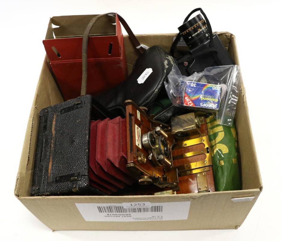 Lot 1253 - Sanderson 'Regular' Plate Camera with Busch Detective Aplanat No.2 5'' lens and various plate...