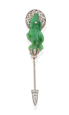 Lot 147 - A French Art Deco Jade and Diamond Cockatoo Jabot Pin, a carved jade cockatoo with a diamond...