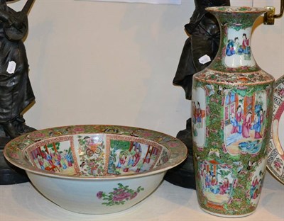 Lot 120 - A 19th century Canton famille rose vase (a.f.) together with a similar punch bowl (2)