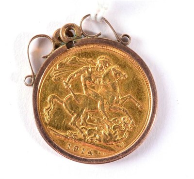 Lot 224 - A George V 1914 gold sovereign in 9 carat mount