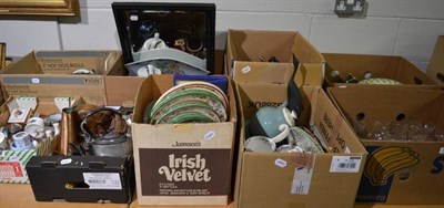 Lot 1154 - Nine boxes of household China and sundry