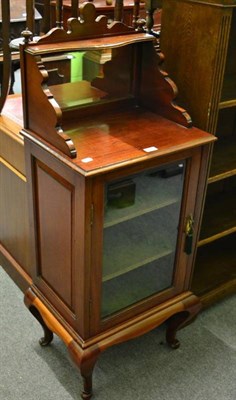 Lot 1316 - An Edwardian mahogany glazed side cabinet