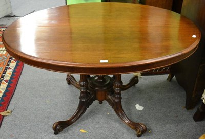 Lot 1366 - A Victorian mahogany oval shaped breakfast table