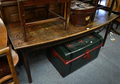 Lot 1413 - A bow fronted side table