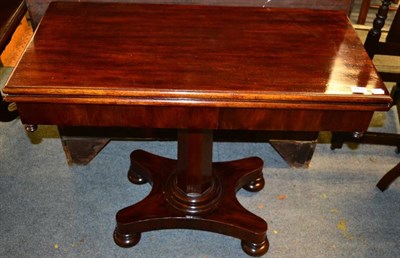 Lot 1438 - A William IV tilt top tea table