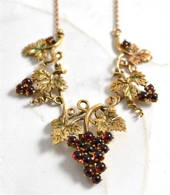 Lot 22 - A 9ct gold garnet set grape vine necklace