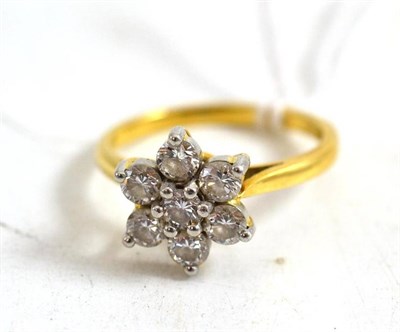 Lot 199 - Diamond cluster ring