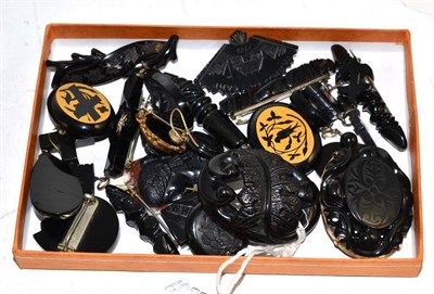 Lot 306 - A quantity of assorted jet jewellery, mainly brooches