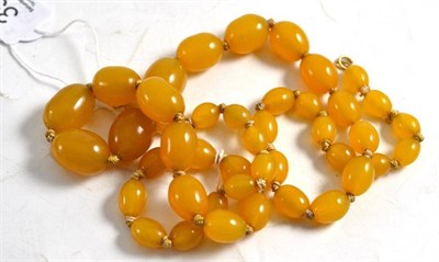 Lot 352 - Amber necklace