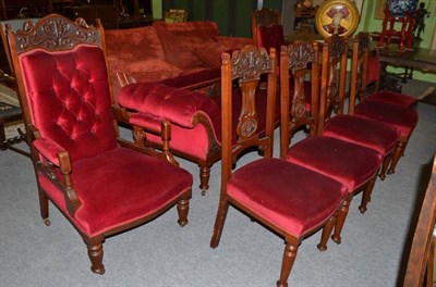 Lot 443 - Victorian carved walnut seven piece salon suite