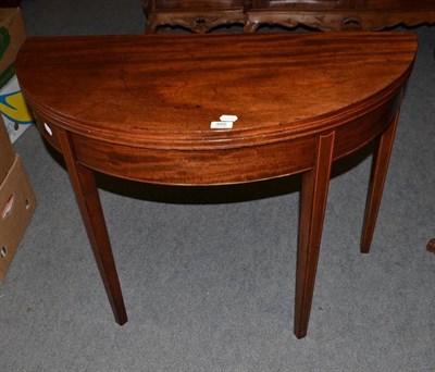 Lot 466 - Regency half moon gateleg table