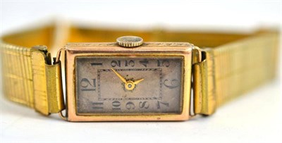 Lot 31 - A 9ct gold Art Deco wristwatch