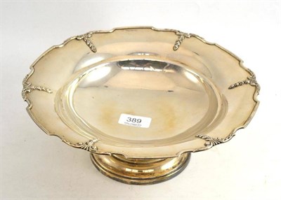 Lot 389 - Silver shaped circular pedestal dish