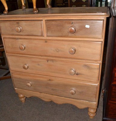 Lot 582 - Victorian pine chest