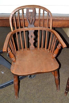 Lot 607 - Oak and elm Windsor chair