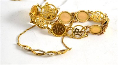 Lot 5 - Gold Chinese bracelet and gold necklace