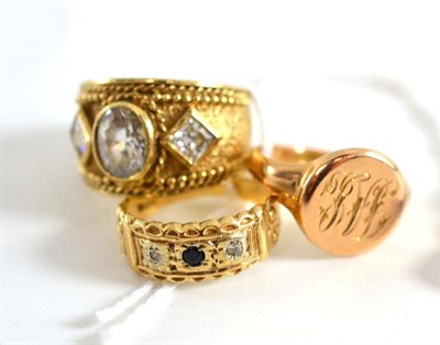 Lot 20 - Three 9ct gold rings, comprising a signet ring and two stone set rings