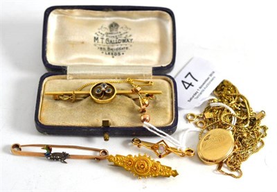 Lot 47 - A cased bar brooch, a diamond and enamel duck bar brooch, assorted brooches, pendants, chains, etc