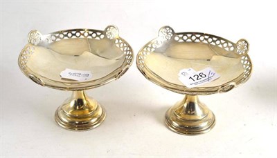 Lot 126 - A pair of pierced silver pedestal dishes, Sheffield 1922