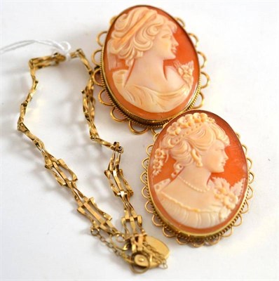 Lot 155 - Two cameo brooches, a gate bracelet and a padlock