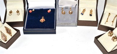 Lot 175 - Nine pairs of assorted earrings