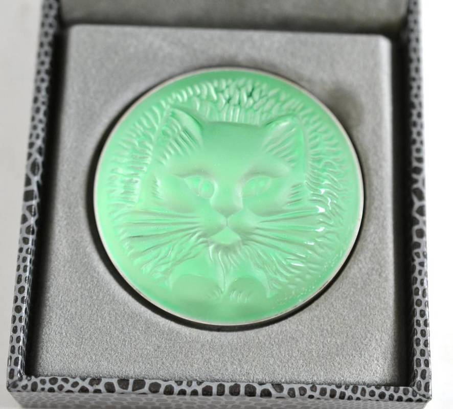 Lot 414 - Modern Lalique cat brooch with original box