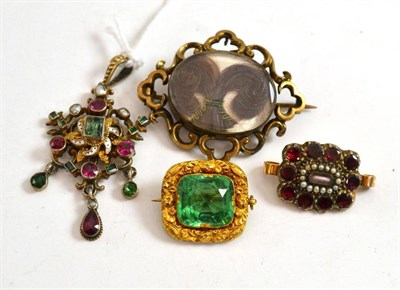 Lot 29 - Assorted mourning brooches, pendants etc