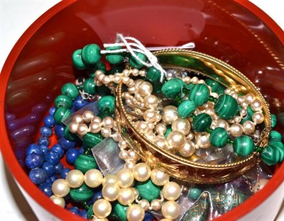 Lot 30 - Assorted jewellery including malachite beads, jade-type earrings, a marcasite brooch, simulated...
