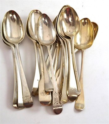 Lot 236 - Eighteen assorted 18th and 19th century silver tablespoons, Old English, Hanoverian, fiddle pattern